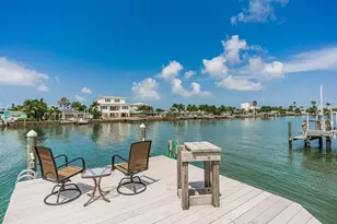 11240 7th St E, Treasure Island, FL 33706 - Photo 25