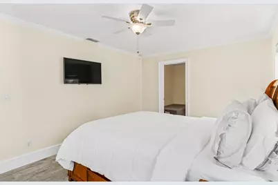 11240 7th Street E, Treasure Island, FL 33706 - Photo 35