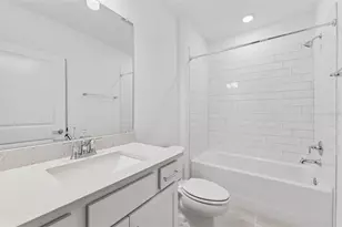 36877 Rio Grande Dr, Zephyrhills, FL 33540 - Photo 9