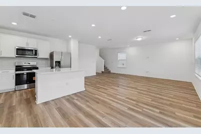 36877 Rio Grande Drive, Zephyrhills, FL 33540 - Photo 5