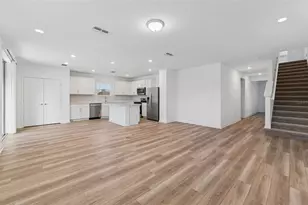 36877 Rio Grande Dr, Zephyrhills, FL 33540 - Photo 7