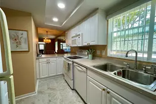 400 Glennes Ln, Dunedin, FL 34698 - Photo 3