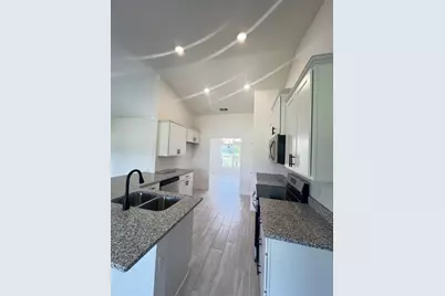 37094 Hidden View Circle, Dade City, FL 33523 - Photo 13