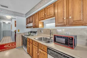 1215 Edgerton Dr, Valrico, FL 33594 - Photo 11