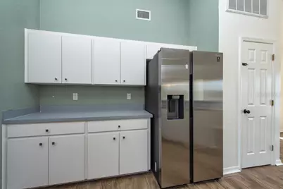 5658 Fischer Drive, Lakeland, FL 33812 - Photo 9