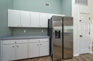 5658 Fischer Dr, Lakeland, FL 33812 - Photo 9