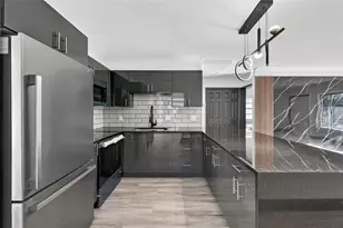 2401 S 42nd Street S, Saint Petersburg, FL 33711 - Photo 11