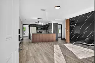 2401 S 42nd Street S, Saint Petersburg, FL 33711 - Photo 3