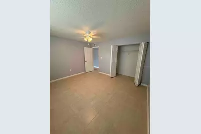 12401 Hibiscus Oak Place #101, Tampa, FL 33612 - Photo 5