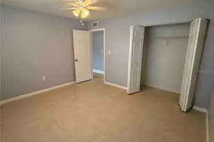 12401 Hibiscus Oak Pl, Tampa, FL 33612 - Photo 5