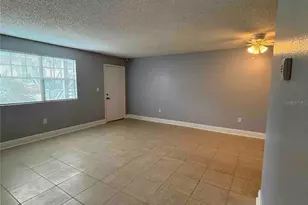 12401 Hibiscus Oak Pl, Tampa, FL 33612 - Photo 11