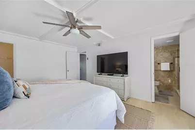 4775 Cove Circle #203, Saint Petersburg, FL 33708 - Photo 15