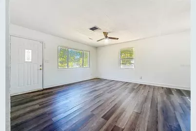 2100 28th Avenue N, Saint Petersburg, FL 33713 - Photo 7