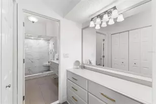 343 Madeira Cir, Saint Petersburg, FL 33715 - Photo 21