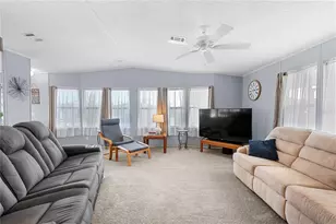 36825 Kiowa Ave, Zephyrhills, FL 33542 - Photo 13