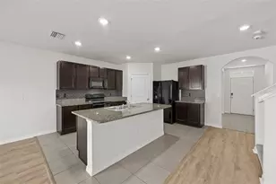 35533 Stella Vast Dr, Zephyrhills, FL 33541 - Photo 7