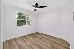 1102 E Lambright St, Tampa, FL 33604 - Photo 17