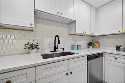 1102 E Lambright Street, Tampa, FL 33604 - Photo 9