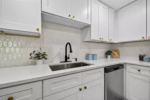 1102 E Lambright St, Tampa, FL 33604 - Photo 9