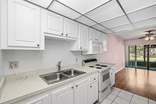 4910 Bay Street NE, Saint Petersburg, FL 33703 - Photo 7