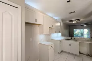 1247 Kennewick Ct, Wesley Chapel, FL 33543 - Photo 3