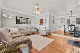 9727 Tiffany Oaks Ln, Tampa, FL 33612 - Photo 9