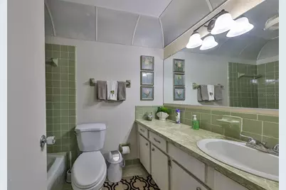 672 Allegheny Drive, Sun City Center, FL 33573 - Photo 9