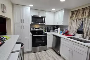 105 4th Ave NE, Saint Petersburg, FL 33701 - Photo 5