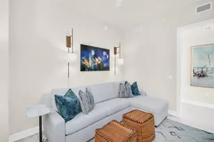 301 1st St S, Saint Petersburg, FL 33701 - Photo 11