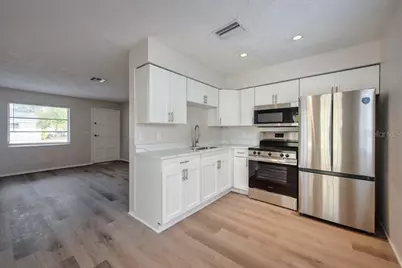 168 Southeast Boulevard N, Saint Petersburg, FL 33703 - Photo 7