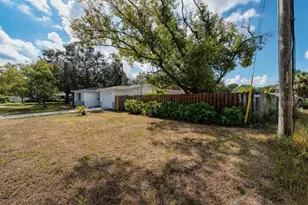 168 Southeast Blvd N, Saint Petersburg, FL 33703 - Photo 29