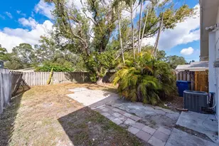 168 Southeast Blvd N, Saint Petersburg, FL 33703 - Photo 21