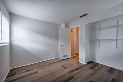 168 Southeast Boulevard N, Saint Petersburg, FL 33703 - Photo 15