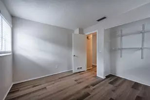 168 Southeast Blvd N, Saint Petersburg, FL 33703 - Photo 15