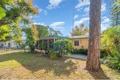 4652 Maceachen Boulevard, Sarasota, FL 34233 - Photo 19