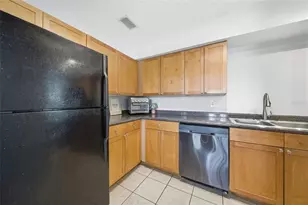 220 Pompano Dr SE, Saint Petersburg, FL 33705 - Photo 9