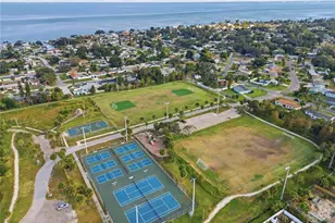 220 Pompano Dr SE, Saint Petersburg, FL 33705 - Photo 35