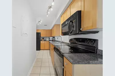 220 Pompano Drive SE #D, Saint Petersburg, FL 33705 - Photo 9