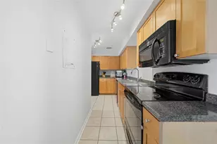 220 Pompano Dr SE, Saint Petersburg, FL 33705 - Photo 9