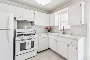 5122 Iris Dr N, Pinellas Park, FL 33782 - Photo 5