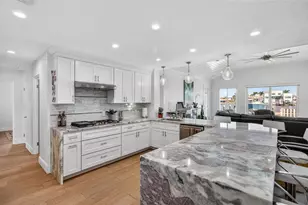 1232 79th St S, Saint Petersburg, FL 33707 - Photo 11