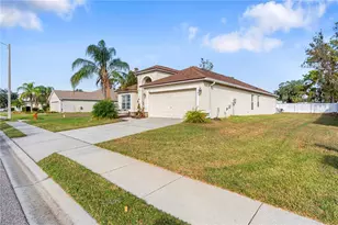 4667 Hickory Stream Ln, Mulberry, FL 33860 - Photo 5