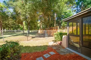 9747 86th Ave, Seminole, FL 33777 - Photo 29