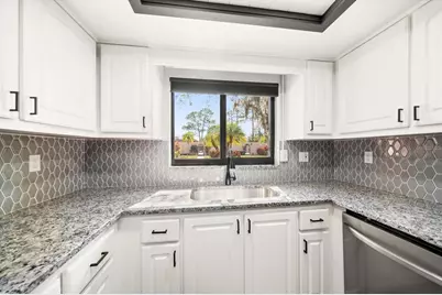 9747 86th Avenue, Seminole, FL 33777 - Photo 5