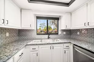 9747 86th Ave, Seminole, FL 33777 - Photo 5