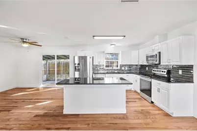 3088 50th Avenue N, Saint Petersburg, FL 33714 - Photo 3