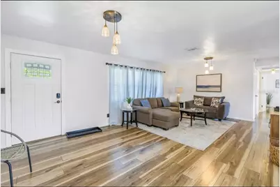 8199 115th Street, Seminole, FL 33772 - Photo 7