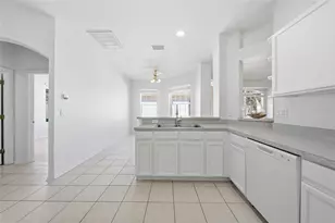 3343 Chapel Creek Cir, Wesley Chapel, FL 33544 - Photo 11