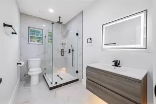 7601 Pine Hill Dr, Tampa, FL 33617 - Photo 19