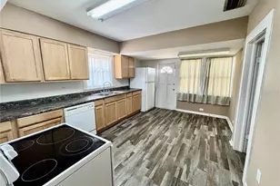 906 W Baker St, Plant City, FL 33563 - Photo 7